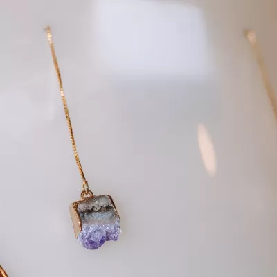 Brinco Folheado Ouro 18k e Geodo de Ametista 