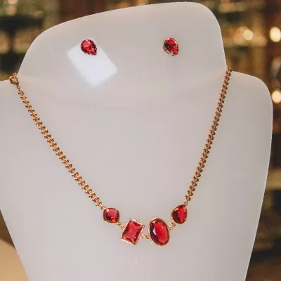 Brinco Folheado Ouro 18k e Cristal 